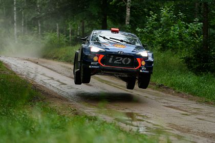 Hyundai Motorsport se afla pe primul loc dupa prima zi din Raliul Poloniei