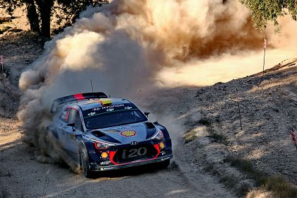 Inceput pozitiv pentru Hyundai Motorsport in Spania, cu Mikkelsen lider la debut