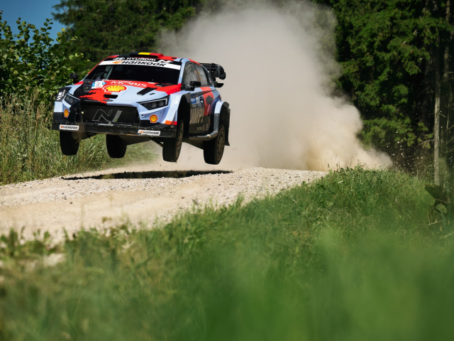 Adrien Fourmaux si Alexandre Coria au adus inca un podium pentru Hyundai Motorsport în WRC - bb359e4b-bfc0-1418-609b-4b579fcfecb1.jpg