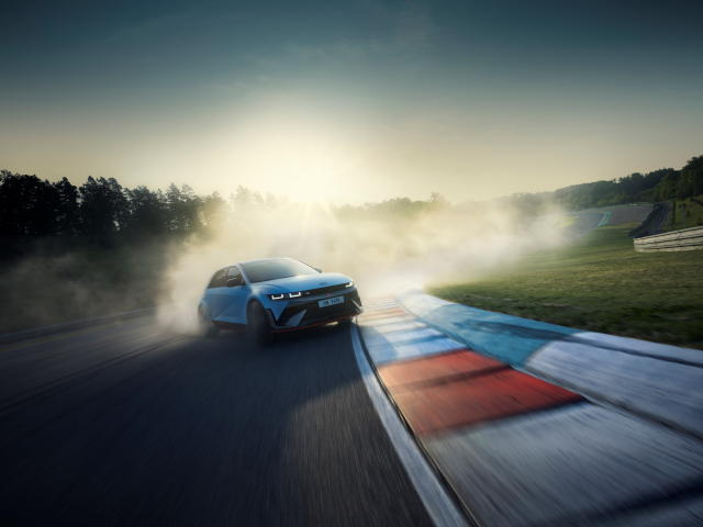 Hyundai IONIQ 5 N - debut in cadrul Goodwood Festival of Speed - 01_IONIQ5N_Exterior_Driving_Circuit_Front_01.jpg