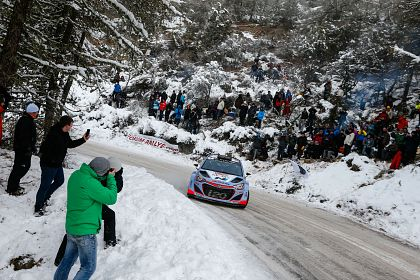 Hyundai Motorsport a incheiat ziua a doua din Raliul Monte-Carlo cu ambele masini in top opt