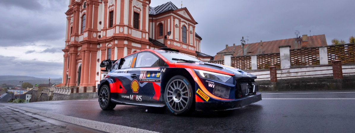 Hyundai Motorsport se afla pe podium, dupa prima zi din Raliul Europei Centrale