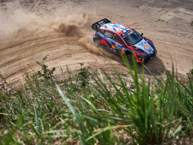 Echipajele Hyundai Motorsport lupta pentru victorie in Raliul Estoniei - c20a633d-095b-89f8-5f94-e2899e1f5fc8.jpg