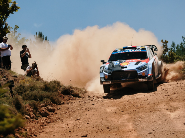 Thierry Neuville si Hyundai Motorsport au terminat pe podium in Raliul Greciei - 261177b9-6fa5-ef6b-ba8a-0fabff2ceb6e.jpg