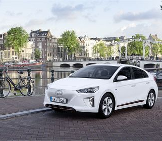 Ioniq Electric a fost desemnat campionul valorii reziduale de catre Auto Bild si Eurotax Schwacke din Germania, pentru a doua oara consecutiv