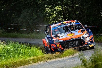 Debut spectaculos pentru Hyundai Motorsport la Raliul Ypres