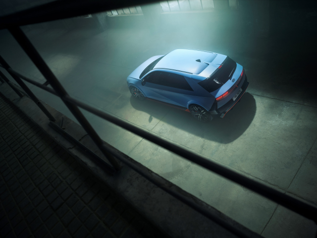 Hyundai IONIQ 5 N - debut in cadrul Goodwood Festival of Speed - 08_IONIQ5N_Exterior_Static_Warehouse_Rear_01_2.jpg