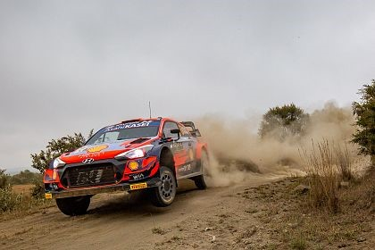 Hyundai Motorsport a incheiat pe podium Raliul Safari