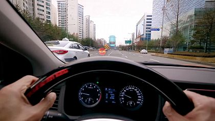 Hyundai dezvolta tehnologia care vine in ajutorul conducatorilor auto cu deficiente auditive