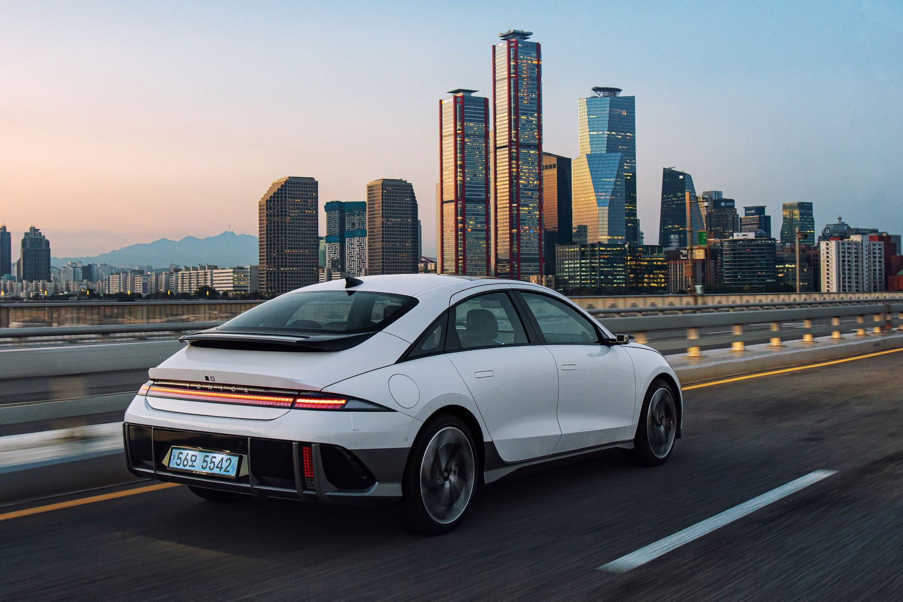 Hyundai IONIQ 6 - autonomie de 614 km