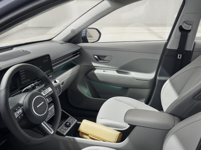 Noul Hyundai KONA – autonomie extinsa si tehnologii avansate - (Photo 12) KONA Electric_Interior.jpg