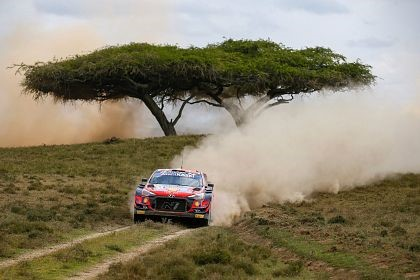 Thierry Neuville este lider dupa prima zi din Raliul Safari