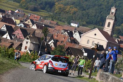 Echipa Hyundai Shell World Rally continua sa acumuleze experienta in ziua a doua din Raliul Frantei