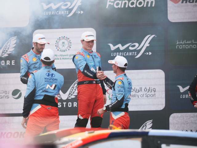 Hyundai Motorsport a incheiat sezonul 2025 cu o victorie in Raliul Arabiei Saudite - 89e163c1-82cc-3bae-bf1b-fb3801898f76.jpg