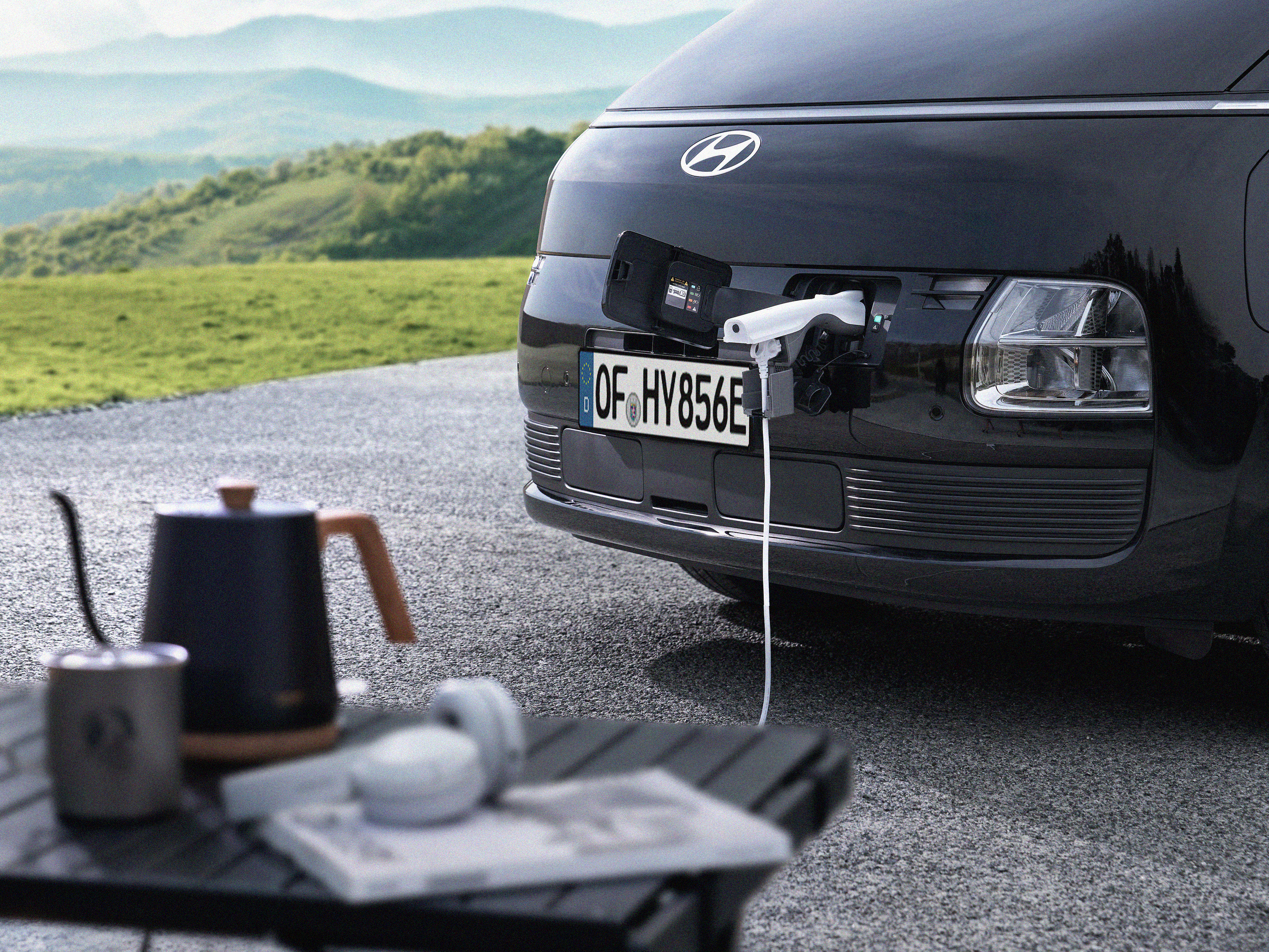 <p>Alimenteaza tot ce ai nevoie cu Hyundai STARIA Electric – de la biciclete electrice la laptopuri</p>