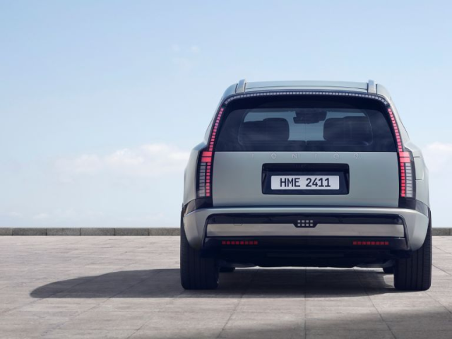 Hyundai Motor redefinește mobilitatea vehiculelor electrice cu SUV-ul electric IONIQ 9: Spațiu mare - Inovație și mai mare - ioniq-9-5_wid_1024_bfc_off.jpg