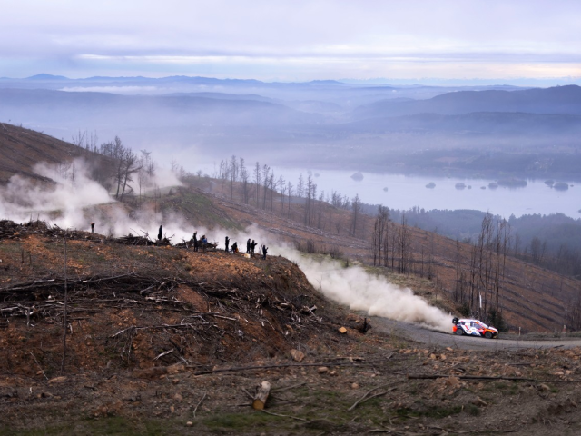 Podium pentru Hyundai Motorsport in Rally Chile - fabaed08-156e-aef2-46f4-ce539564a21d.jpg