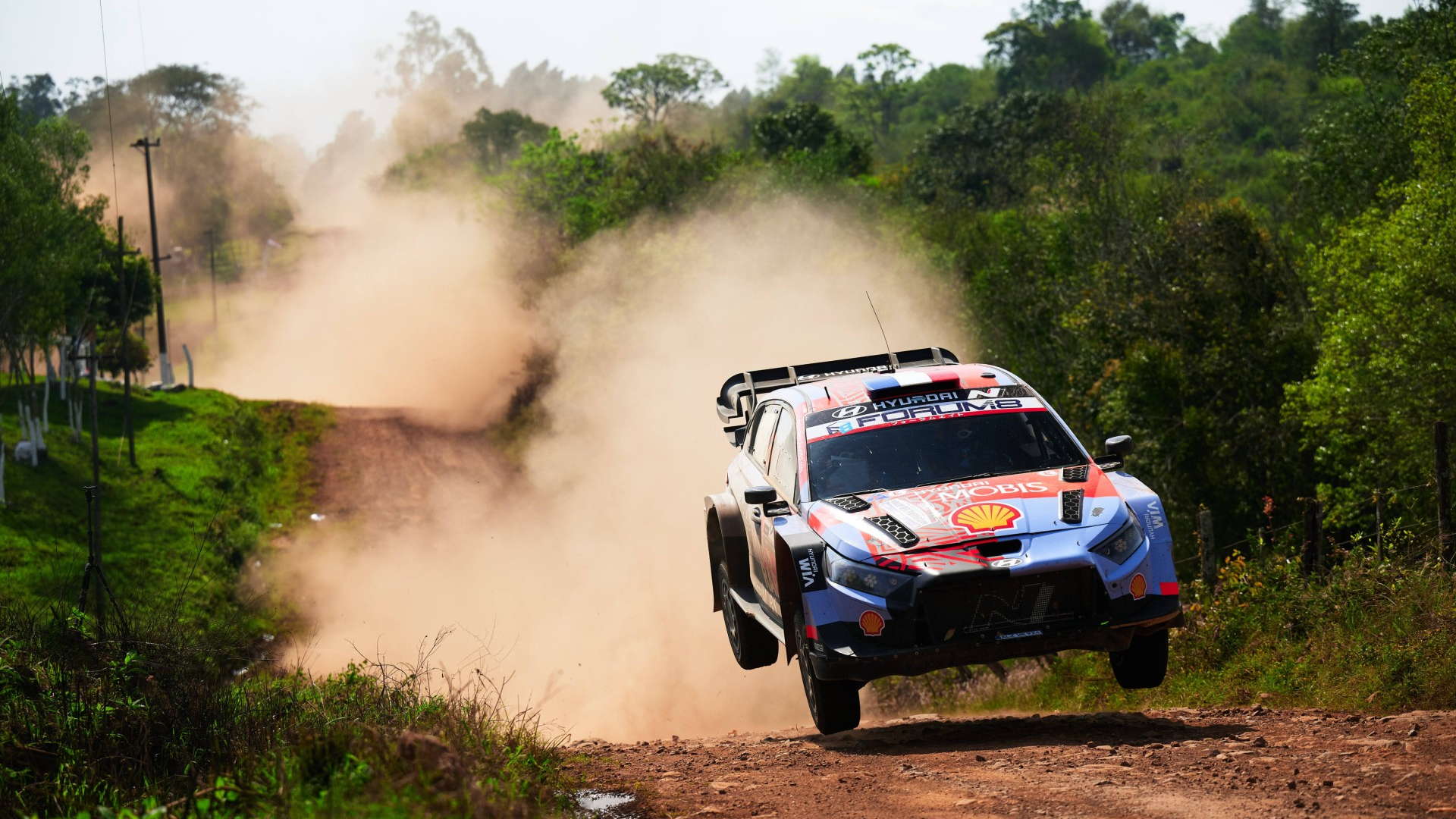 Hyundai Motorsport a avut doua echipaje pe podum in Raliul Paraguayului