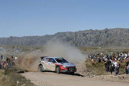 Hayden Paddon a preluat conducerea in Raliul Argentinei dupa penultima zi a competitiei