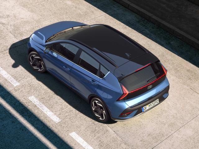 Noul SUV Hyundai Bayon: eleganta si functionalitate - HME_BC3_CUV_EViz_EXT_5UC_VibrantBluePearl_52910Q0430_SHOT_C006.jpg