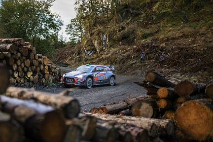 Thierry Neuville ramane lider in clasamentul general dupa Raliul Marii Britanii