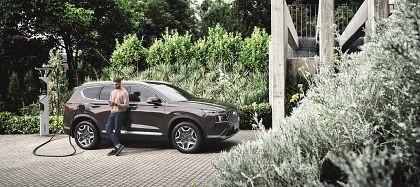 Gama electrificata de propulsoare pentru Hyundai SANTA FE