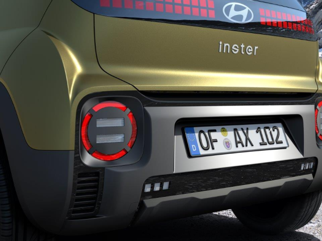 Noul INSTER Cross - INSTER Cross_Rear_Detail_NEW.jpg