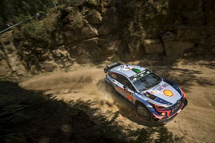 Thierry Neuville este lider dupa prima zi din Raliul Portugaliei