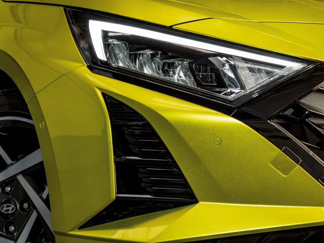 Noul Hyundai i20 – design elegant si sportiv - Hyundai i20 (8).jpg