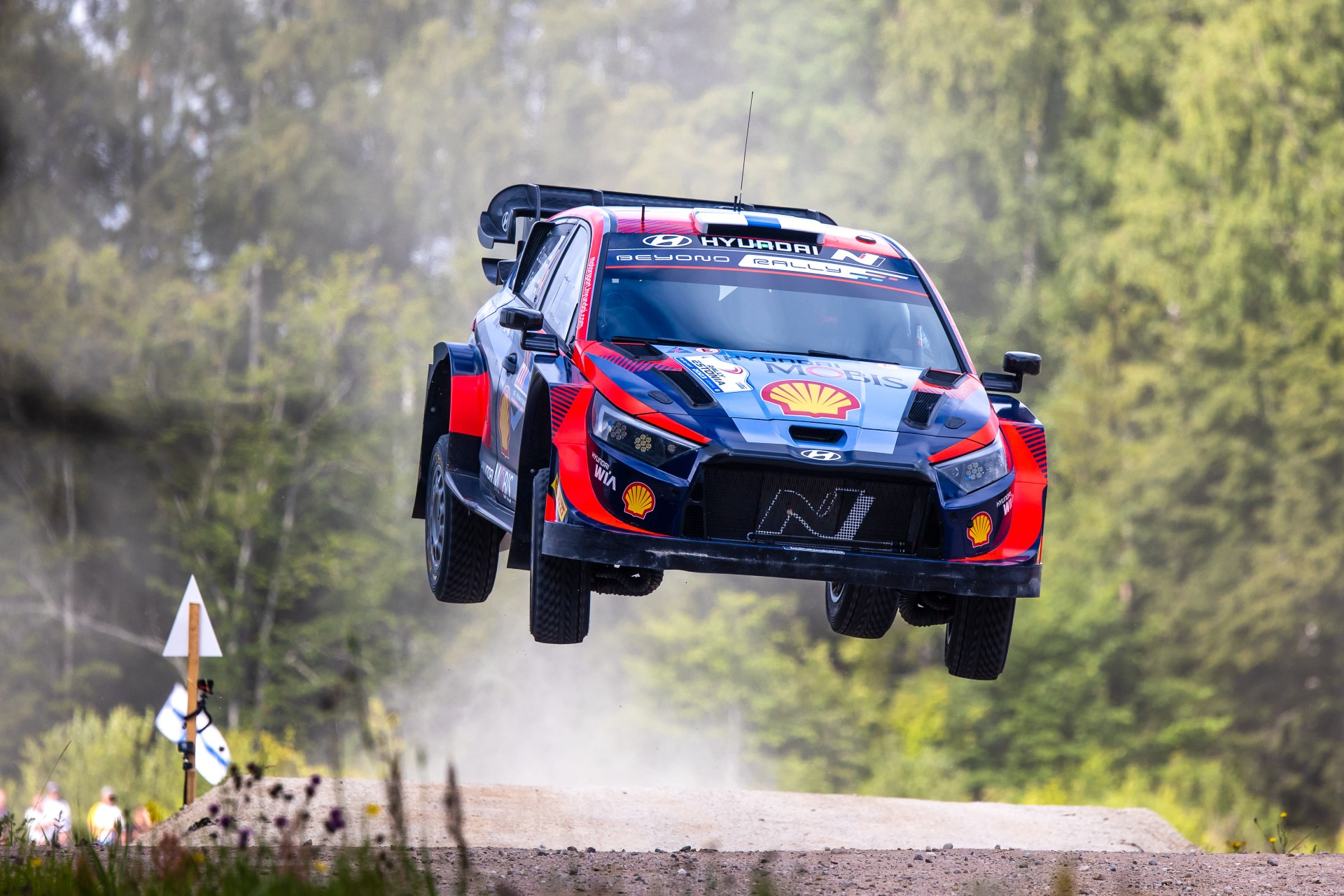 Echipajele Hyundai Motorsport lupta pentru victorie in Raliul Estoniei