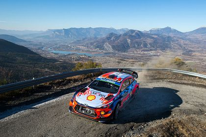 Hyundai Motorsport are trei echipaje in top cinci la Raliul Monte-Carlo