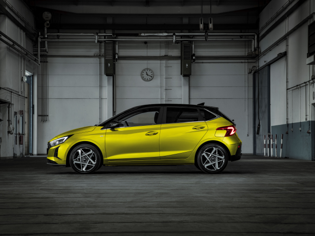 Noul Hyundai i20 – design elegant si sportiv - Hyundai i20 (7).jpg
