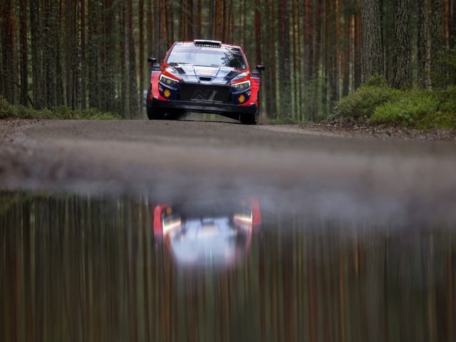 Thierry Neuville si Hyundai Motorsport lupta pentru victorie in Raliul Finlandei - 6621be36-c102-15f4-85f0-328d21656397.jpg