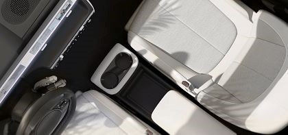 Hyundai dezvaluie primele imagini cu interiorul modelului IONIQ 5