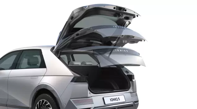 Portbagaj cu deschidere automata.