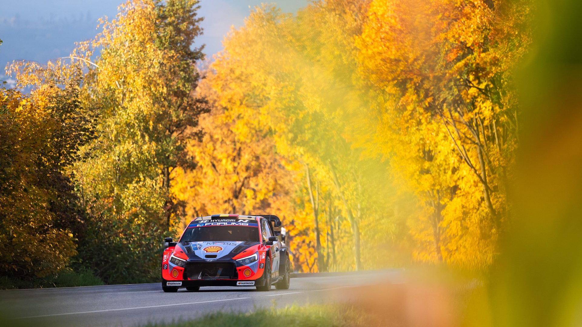 Hyundai Motorsport a terminat Raliul Europei Centrale cu doua echipaje in top 5