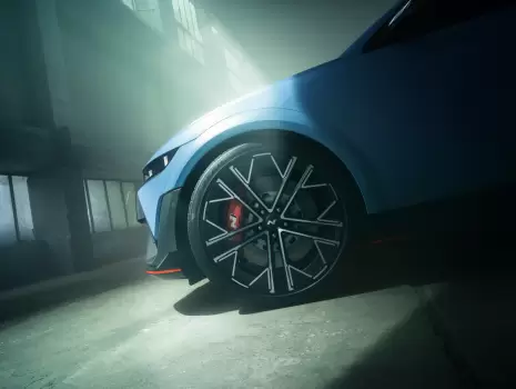 Jante de 21" din aluminiu.