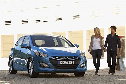 Hyundai prezinta primele imagini ale noii generatii i30