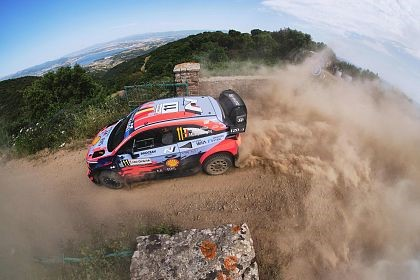 Hyundai Motorsport are trei echipaje in top cinci dupa prima zi din Raliul Sardiniei
