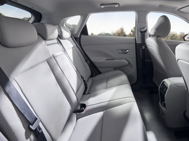 Noul Hyundai KONA – autonomie extinsa si tehnologii avansate - (Photo 10) KONA Electric_Interior.jpg